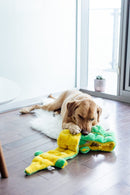 Pelucia para Cachorro Jacare Gigante Outward Hound Squeaker Matz - New York Pets