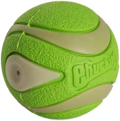 Chuckit! Max Glow Ultra Squeaker -Bola Brilha no Escuro